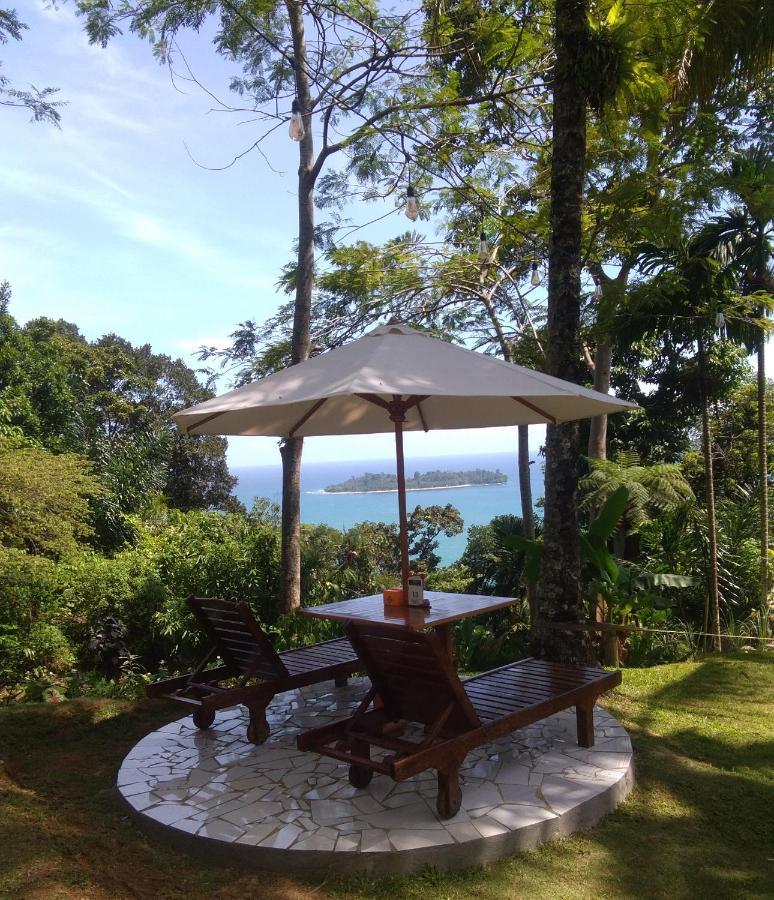 Air Manis Hillside Villa Cafe & Resto Padang  Exterior photo