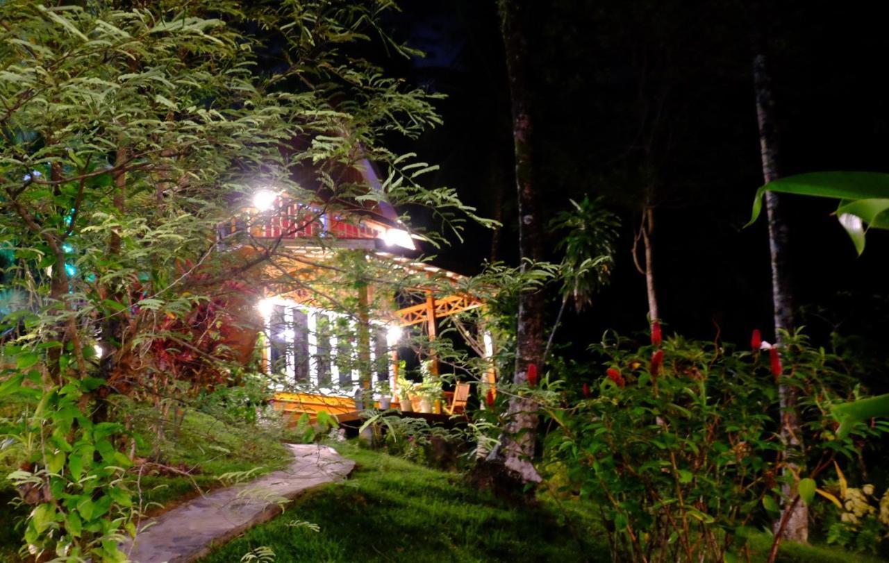 Air Manis Hillside Villa Cafe & Resto Padang  Exterior photo
