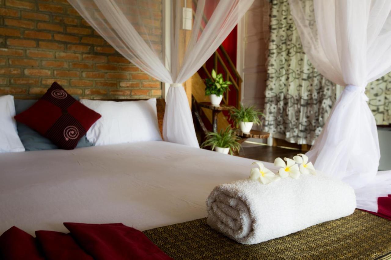 Air Manis Hillside Villa Cafe & Resto Padang  Exterior photo