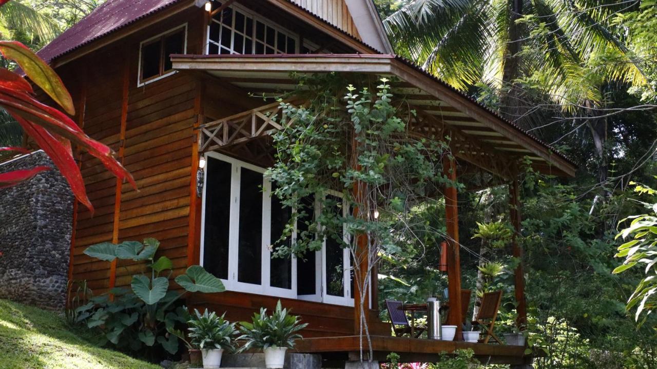 Air Manis Hillside Villa Cafe & Resto Padang  Exterior photo