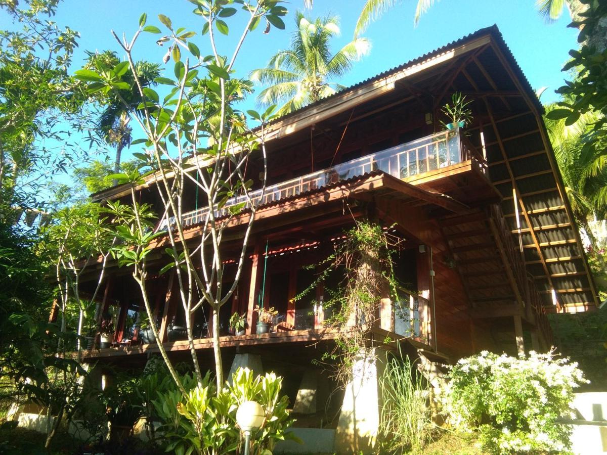 Air Manis Hillside Villa Cafe & Resto Padang  Exterior photo