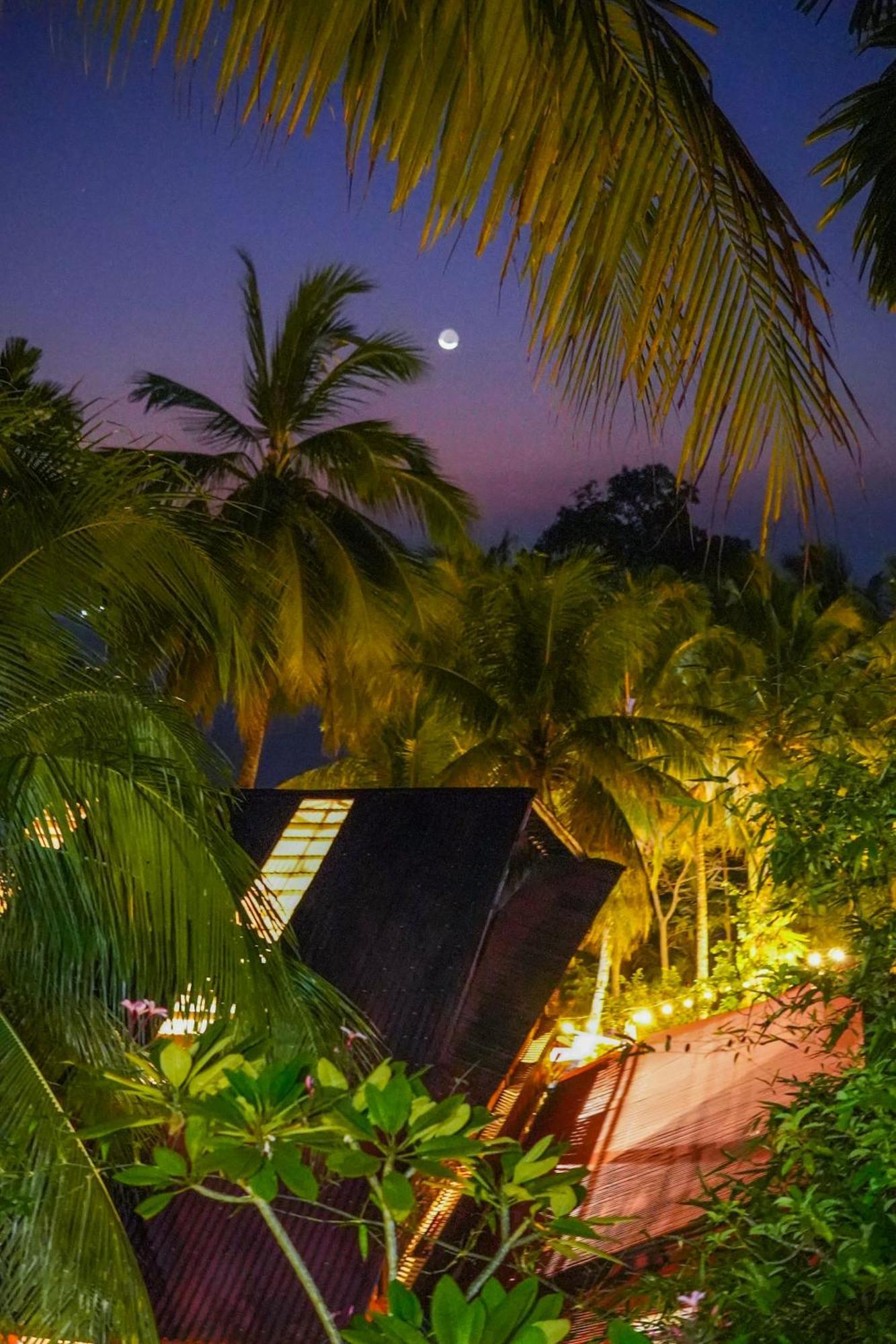 Air Manis Hillside Villa Cafe & Resto Padang  Exterior photo